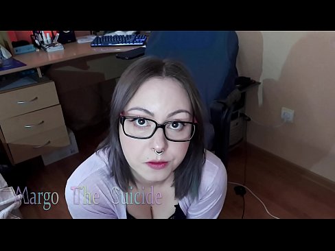 ❤️ Keçika seksî ya bi şûşeyan Dildo bi kûrahî li kamerayê dimije ❤️❌ Pornoya hişk li me ☑